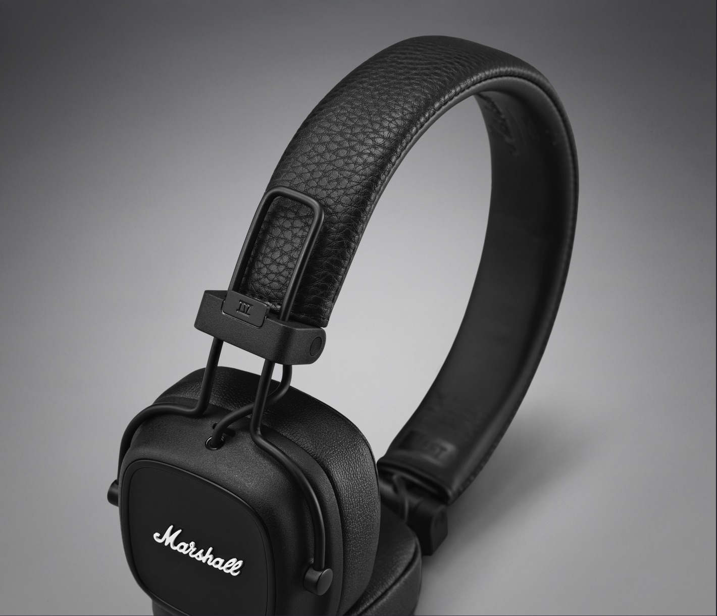Marshall Major IV Auriculares Bluetooth en la oreja, color marrón